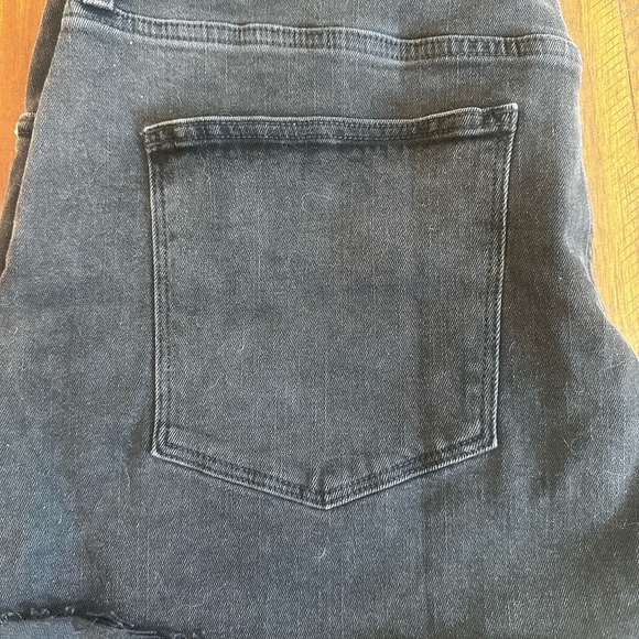 Madewell Black Jean Shorts Curvy High Rise - Picture 7 of 8